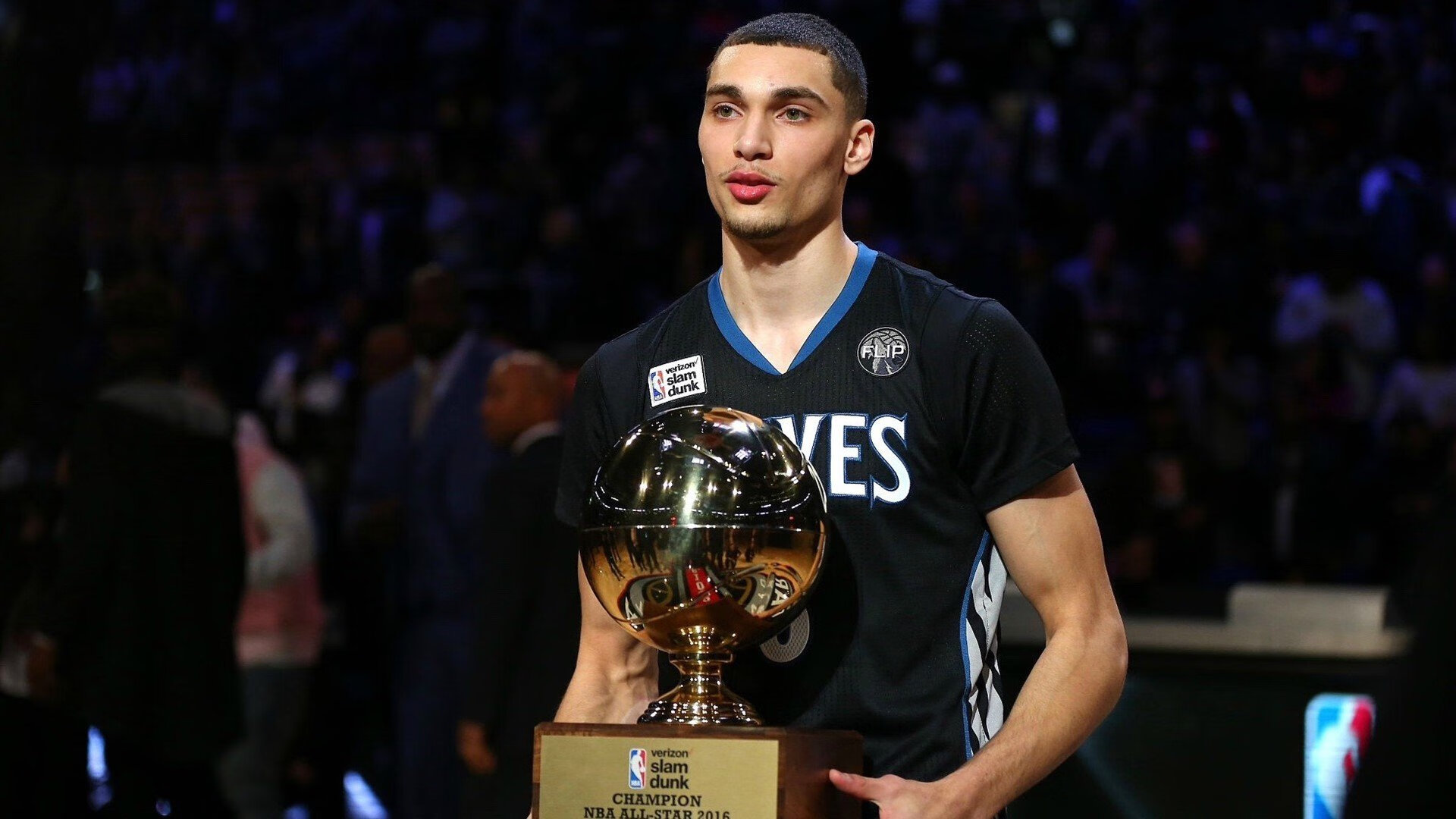 詹姆斯带领湖人强势反弹，詹姆斯湖人经典比赛